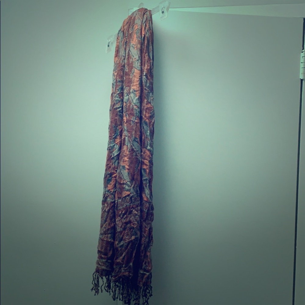 Red/peach scarf